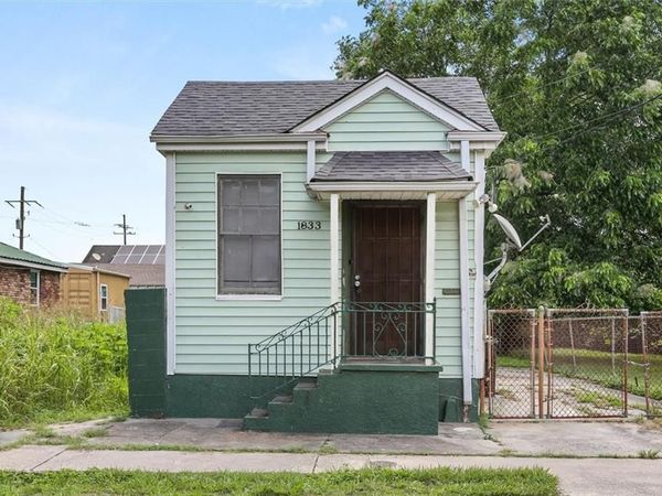1833 SAINT ANTHONY Street , New Orleans, LA 70116
