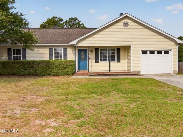 496 Sand Ridge Road , Hubert, NC 28539