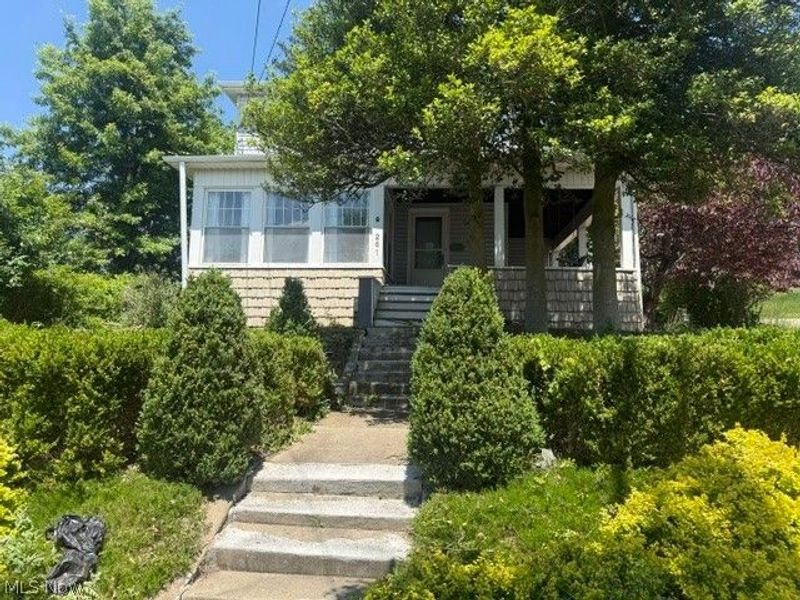261 E Main Street, Saint Clairsville, OH 43950 Photo 1