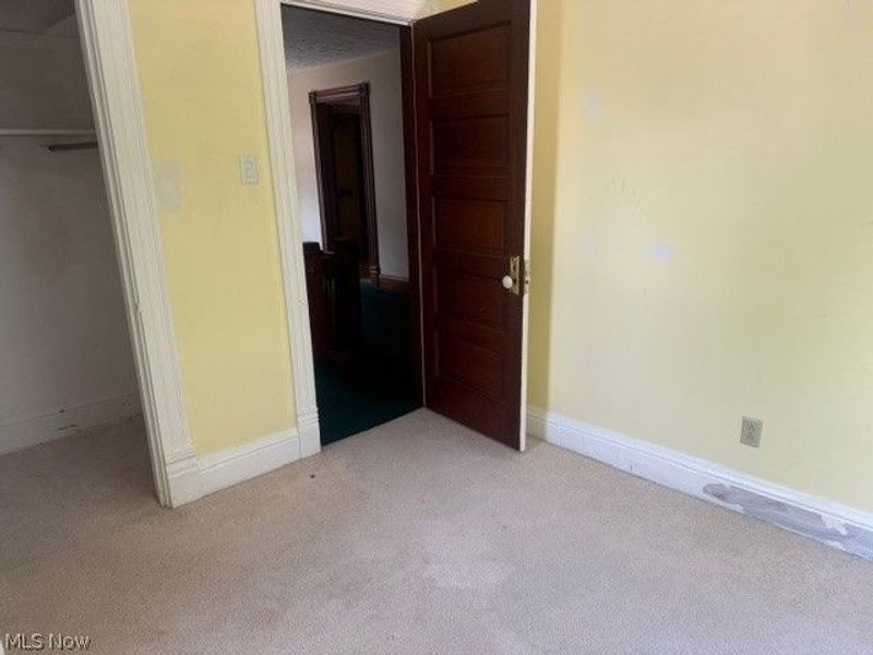 261 E Main Street, Saint Clairsville, OH 43950 Photo 11