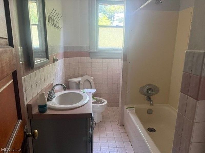 261 E Main Street, Saint Clairsville, OH 43950 Photo 12