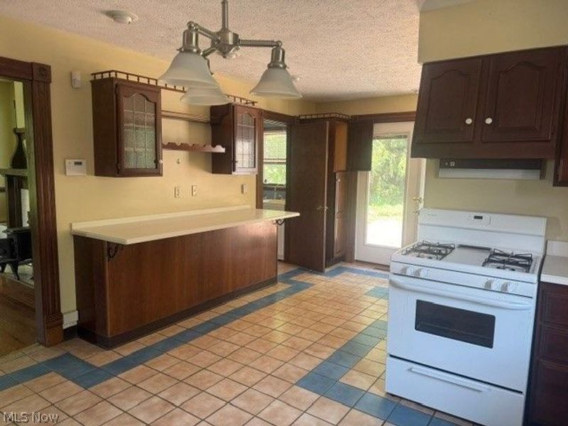 261 E Main Street, Saint Clairsville, OH 43950 Photo 5