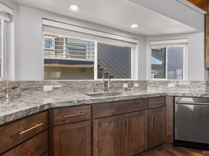 2067 Aloha Drive, South Lake Tahoe, CA 96150 Photo