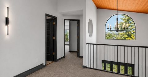 2067 Aloha Drive, South Lake Tahoe, CA 96150 Photo