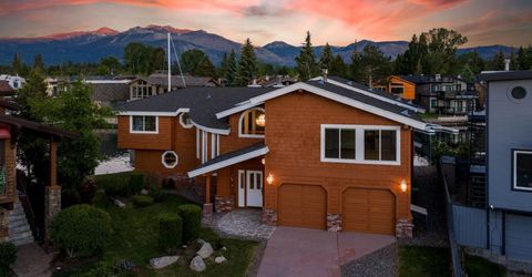 2067 Aloha Drive, South Lake Tahoe, CA 96150 Photo