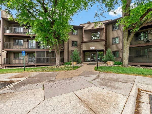 7301 W 101st Street, Unit 210, Bloomington, MN 55438