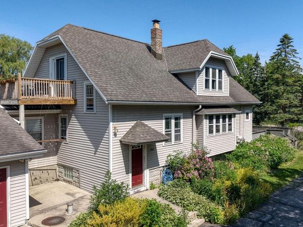 2029-2031 W Donges Bay ROAD, Mequon, WI 53092
