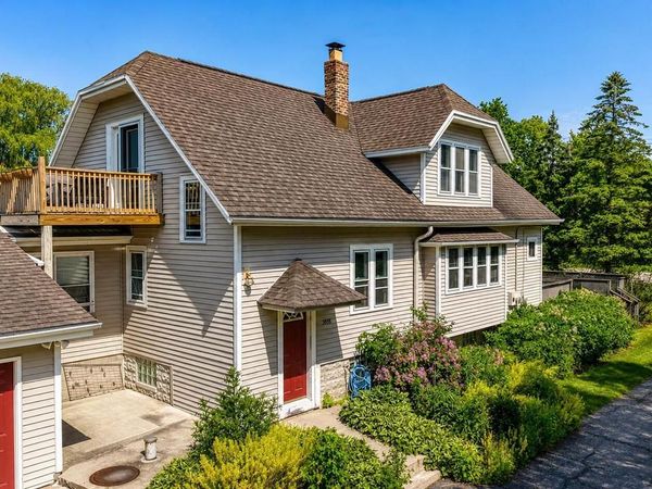 2029 W Donges Bay ROAD, Unit 2031, Mequon, WI 53092