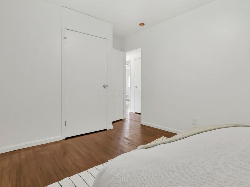 5567 Shoreline Court, Columbus, OH 43232 Photo 11