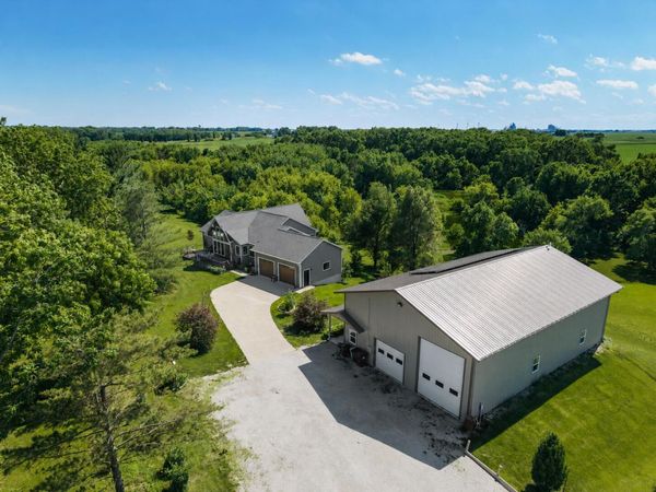 21011 620th Avenue, Nevada, IA 50201