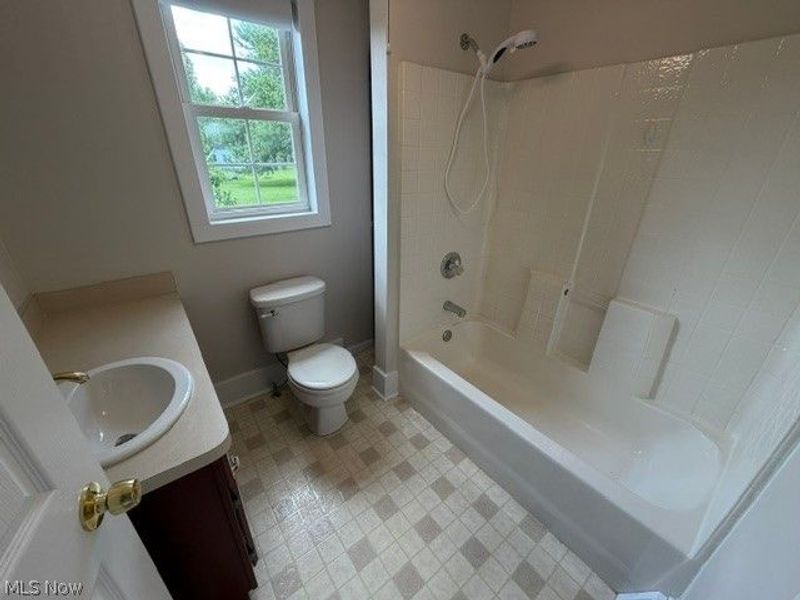 413 W Main Street, South Amherst, OH 44001 Photo 5