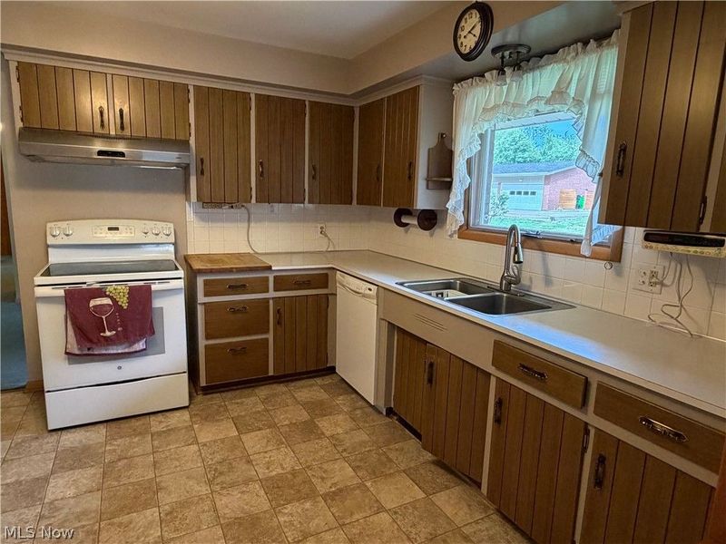 330 Weber Avenue NE, North Canton, OH 44720 Photo 10