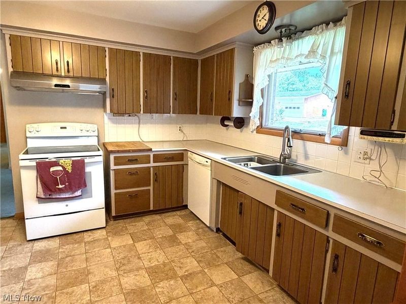 330 Weber Avenue NE, North Canton, OH 44720 Photo 10