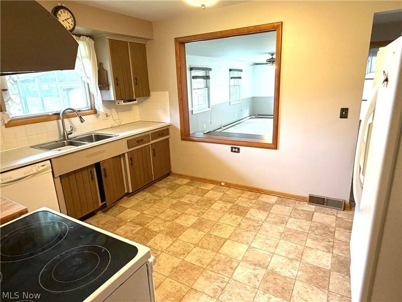 330 Weber Avenue NE, North Canton, OH 44720 Photo 12