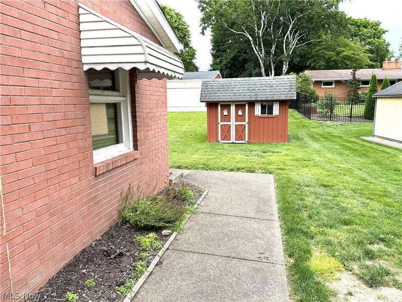 330 Weber Avenue NE, North Canton, OH 44720 Photo 3