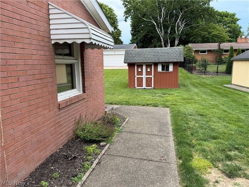 330 Weber Avenue NE, North Canton, OH 44720 Photo 4