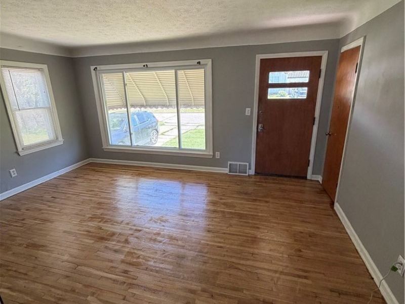 10810 Windham Road, Parma, OH 44130 Photo 2