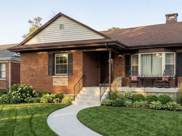 717 Manchester Avenue, Westchester, IL 60154