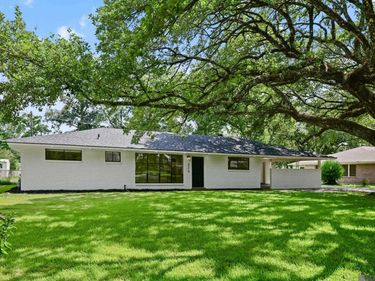 9776 Mollylea Dr, Baton Rouge, LA 70815