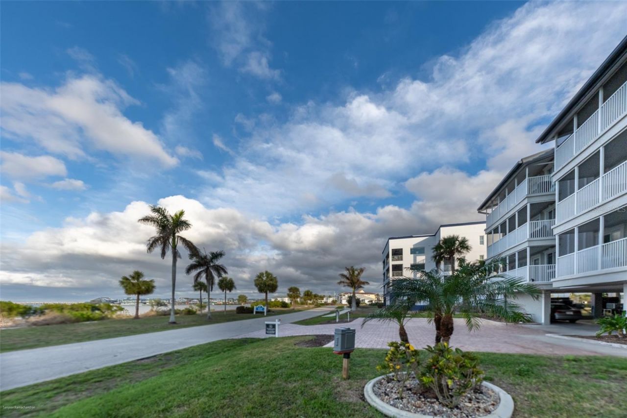 1477 Park Beach Circle , Unit 11, Punta Gorda, FL 33950 Photo