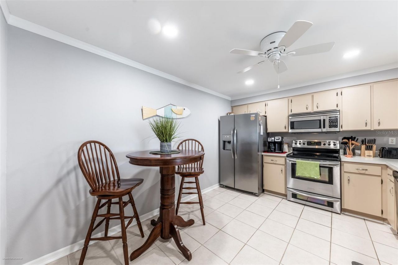 1477 Park Beach Circle , Unit 11, Punta Gorda, FL 33950 Photo