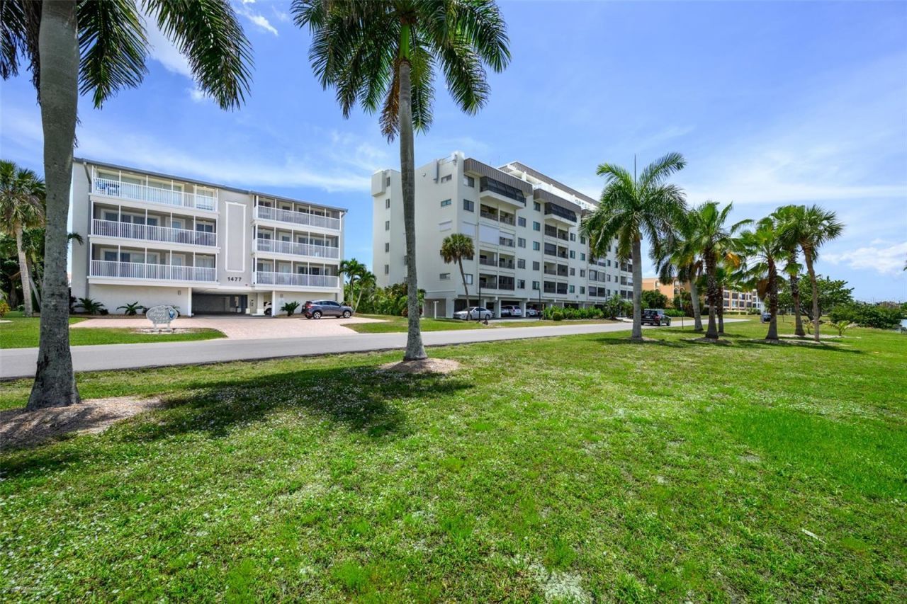 1477 Park Beach Circle , Unit 11, Punta Gorda, FL 33950 Photo