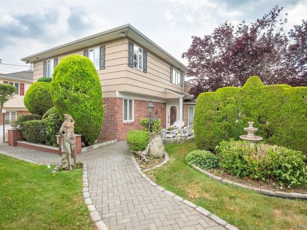 52-04 Redfields Street , Douglaston, NY 11362