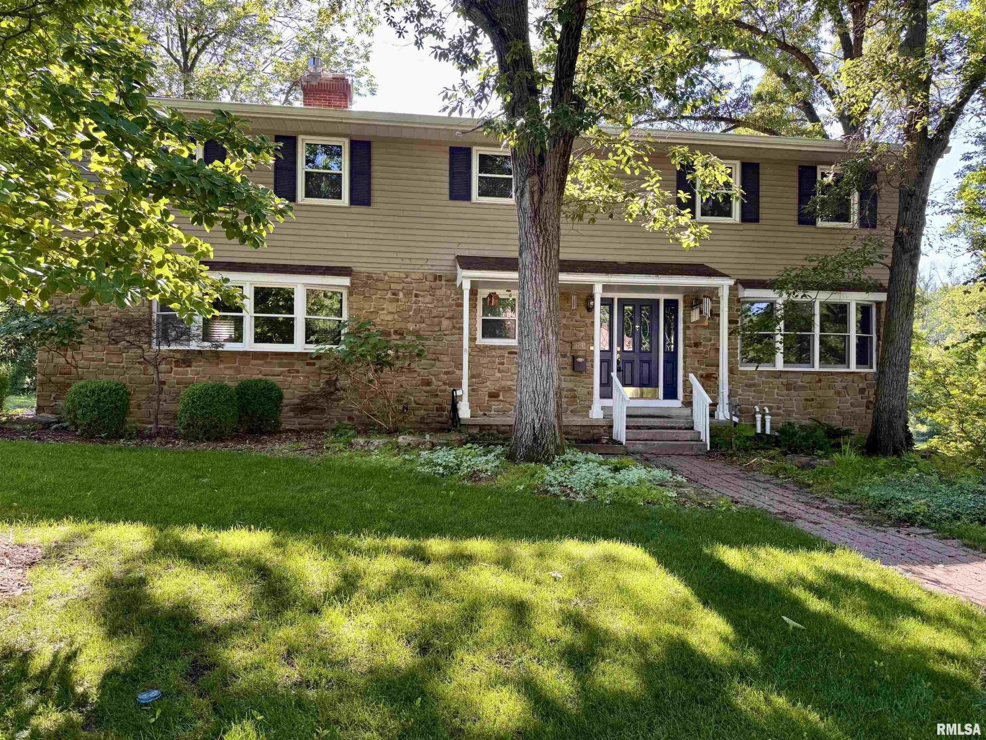 19 Hickory Bow, Macomb, IL 61455 Main Photo