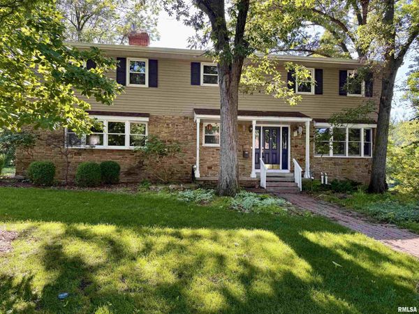 19 HICKORY BOW, Macomb, IL 61455