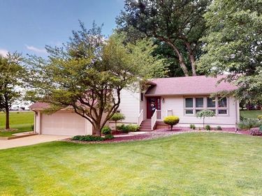 4285 S St Rt103, Willard, OH 44890