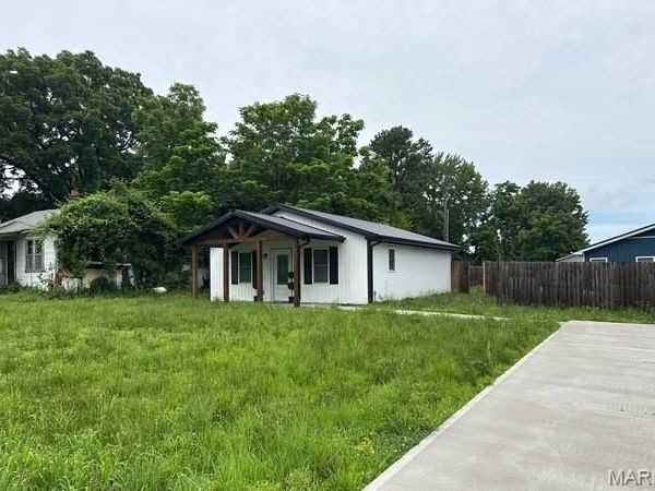 207 Home Avenue, St James, MO 65559