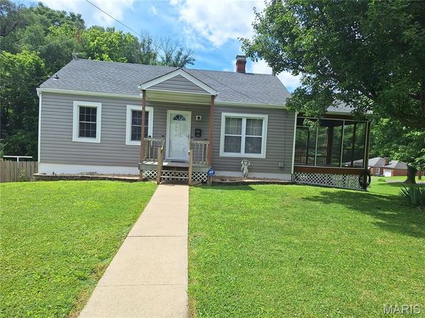 600 Arrowhead Drive , Collinsville, IL 62234