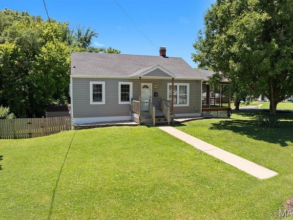 600 Arrowhead Drive, Collinsville, IL 62234