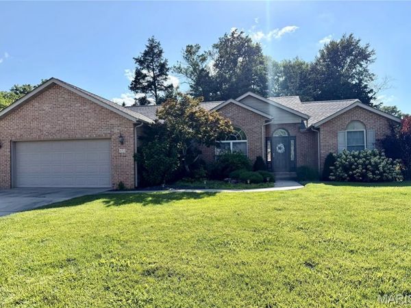432 Meadowlark Lane , Belleville, IL 62220