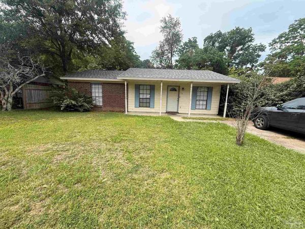 704 Brook Meadow Ln, Pensacola, FL 32514