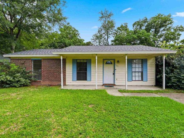 704 Brook Meadow Ln, Pensacola, FL 32514