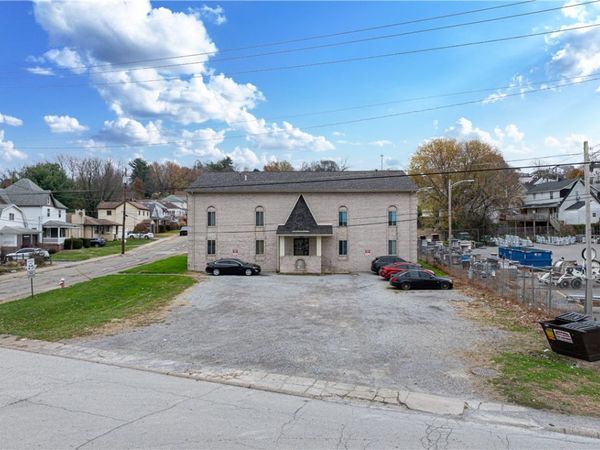 2204 Constitution Blvd , New Kensington, PA 15068