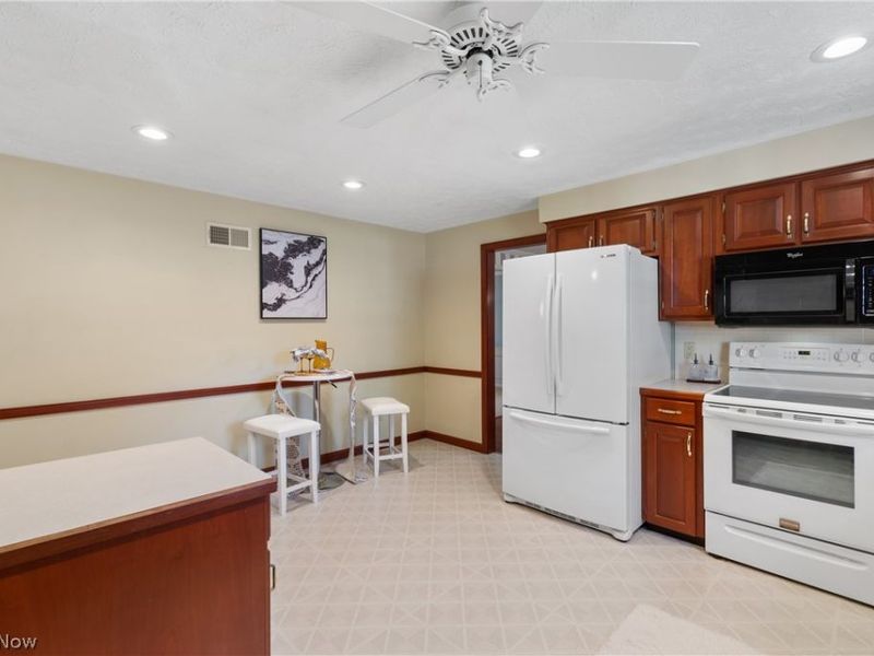 1300 7th Street NE, North Canton, OH 44720 Photo 10