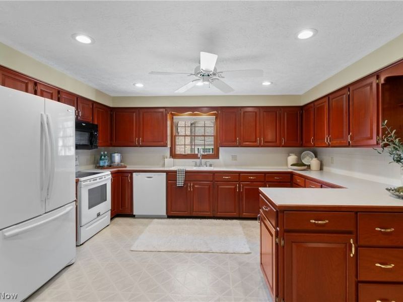 1300 7th Street NE, North Canton, OH 44720 Photo 8