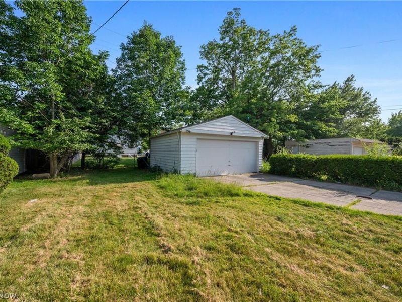 26900 Forestview Avenue, Euclid, OH 44132 Photo 24