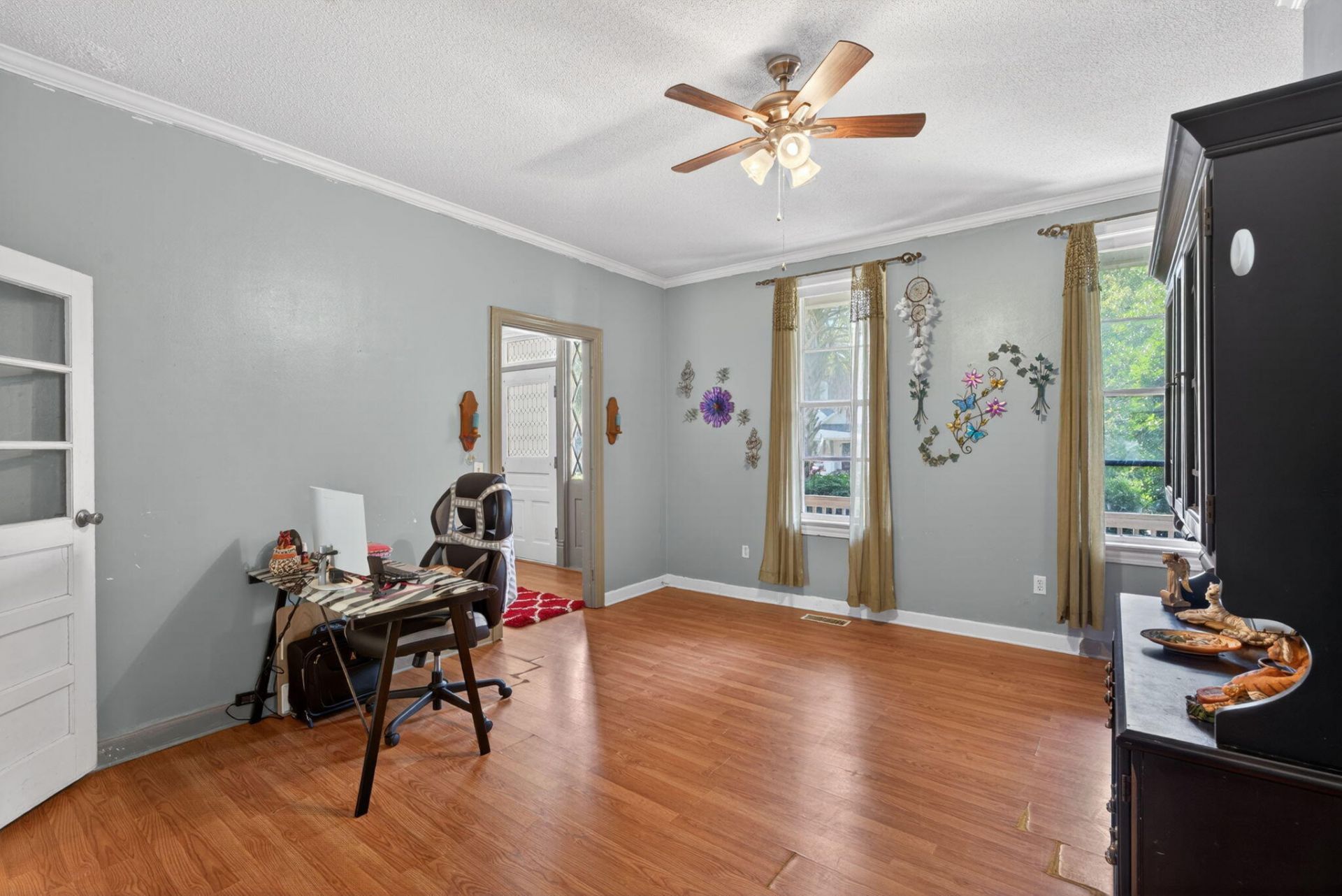 650 Hampton Street Photo 6
