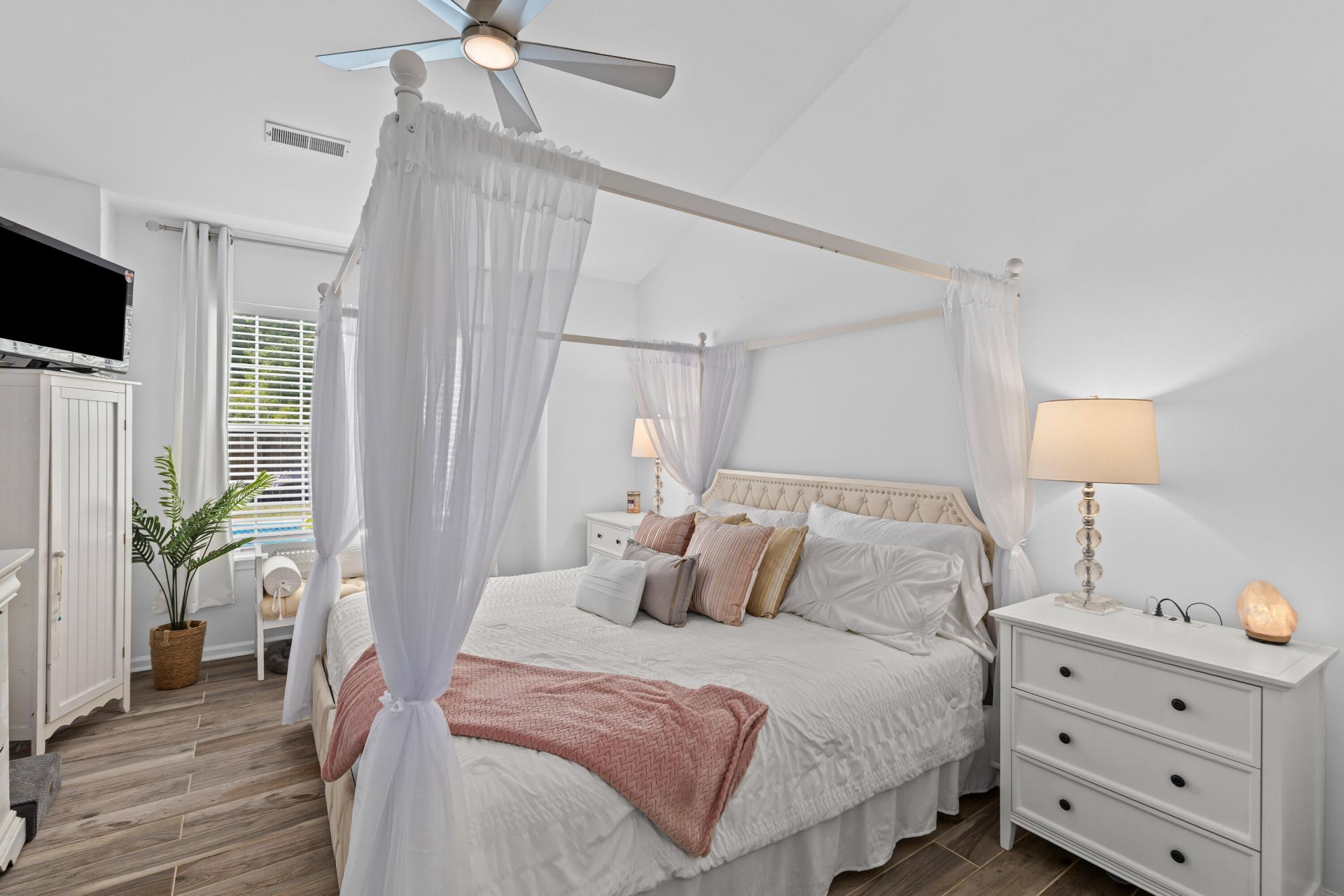 106 Upcerne Road Photo 15