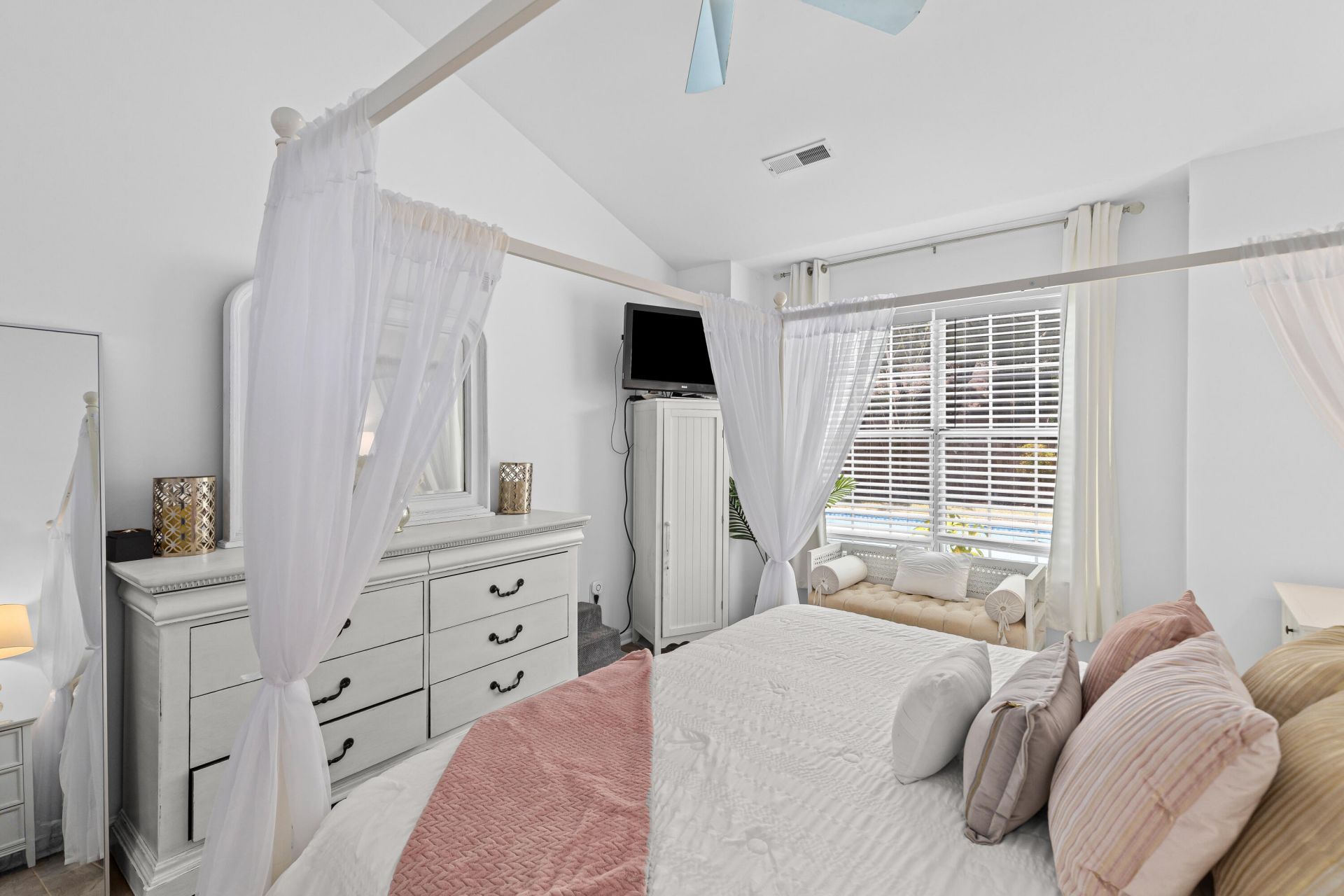 106 Upcerne Road Photo 17