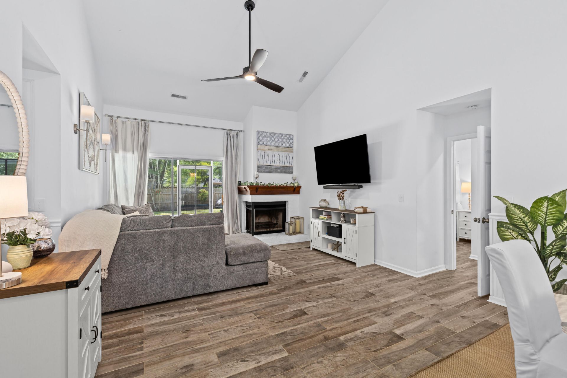 106 Upcerne Road Photo 7