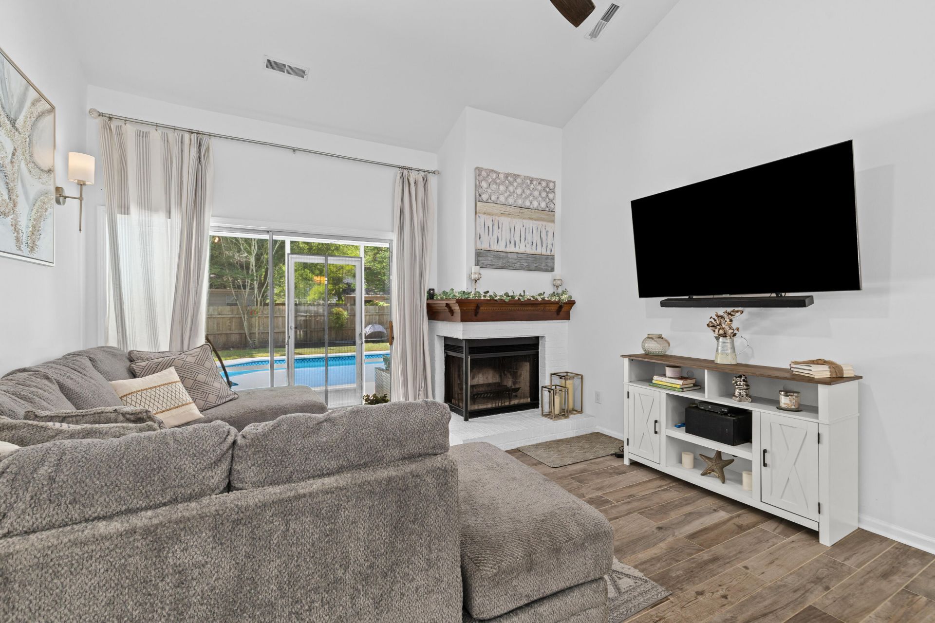 106 Upcerne Road Photo 8