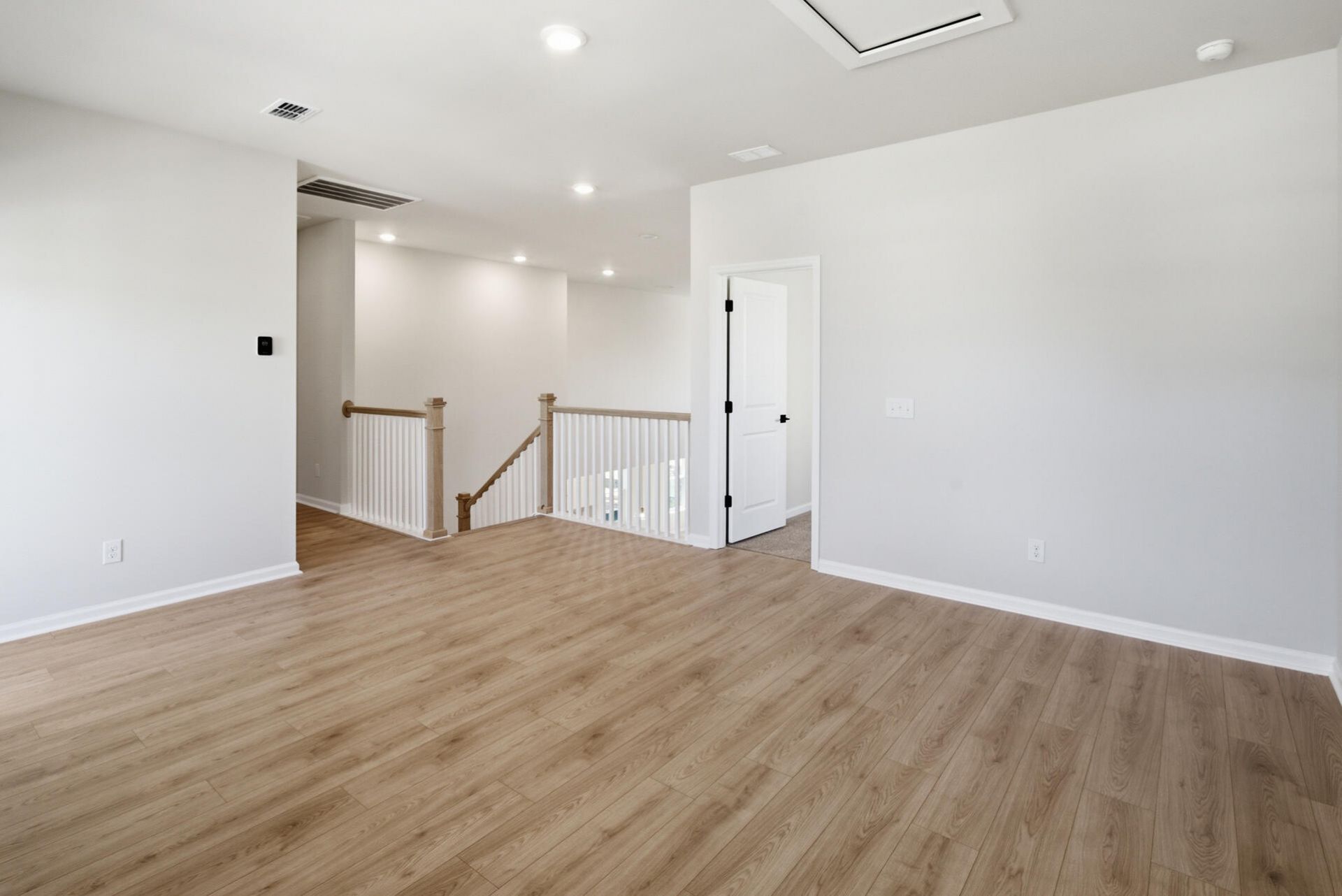 176 The Oaks Avenue Photo 25