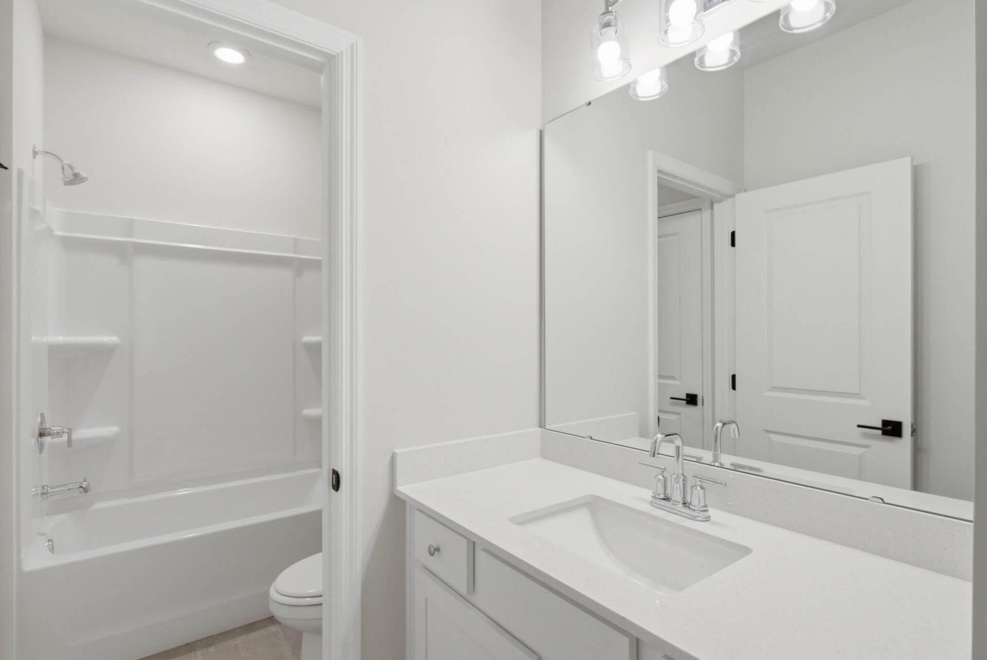 176 The Oaks Avenue Photo 31