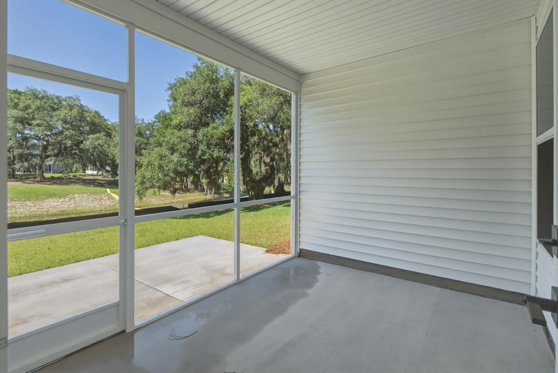 176 The Oaks Avenue Photo 34