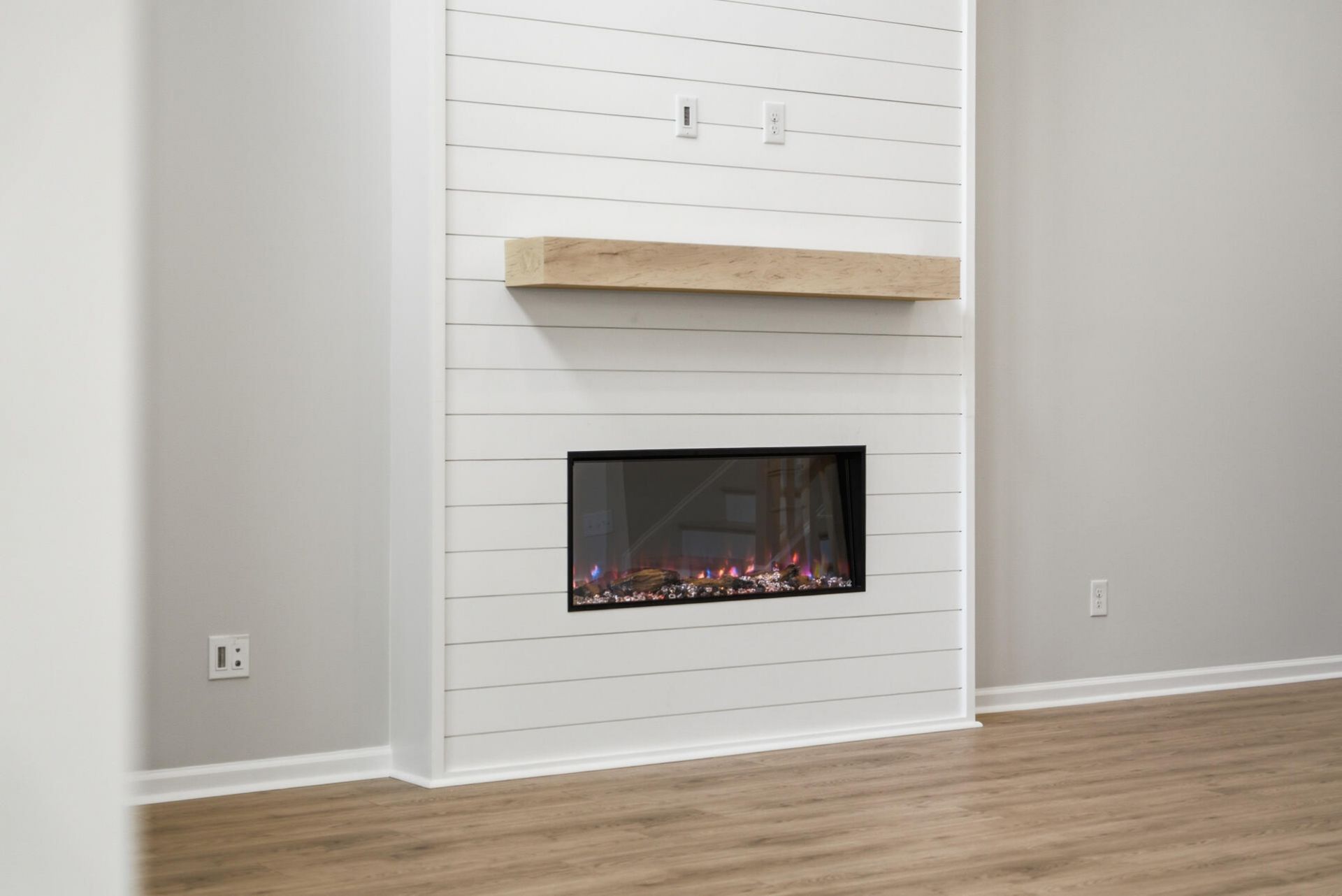 176 The Oaks Avenue Photo 8