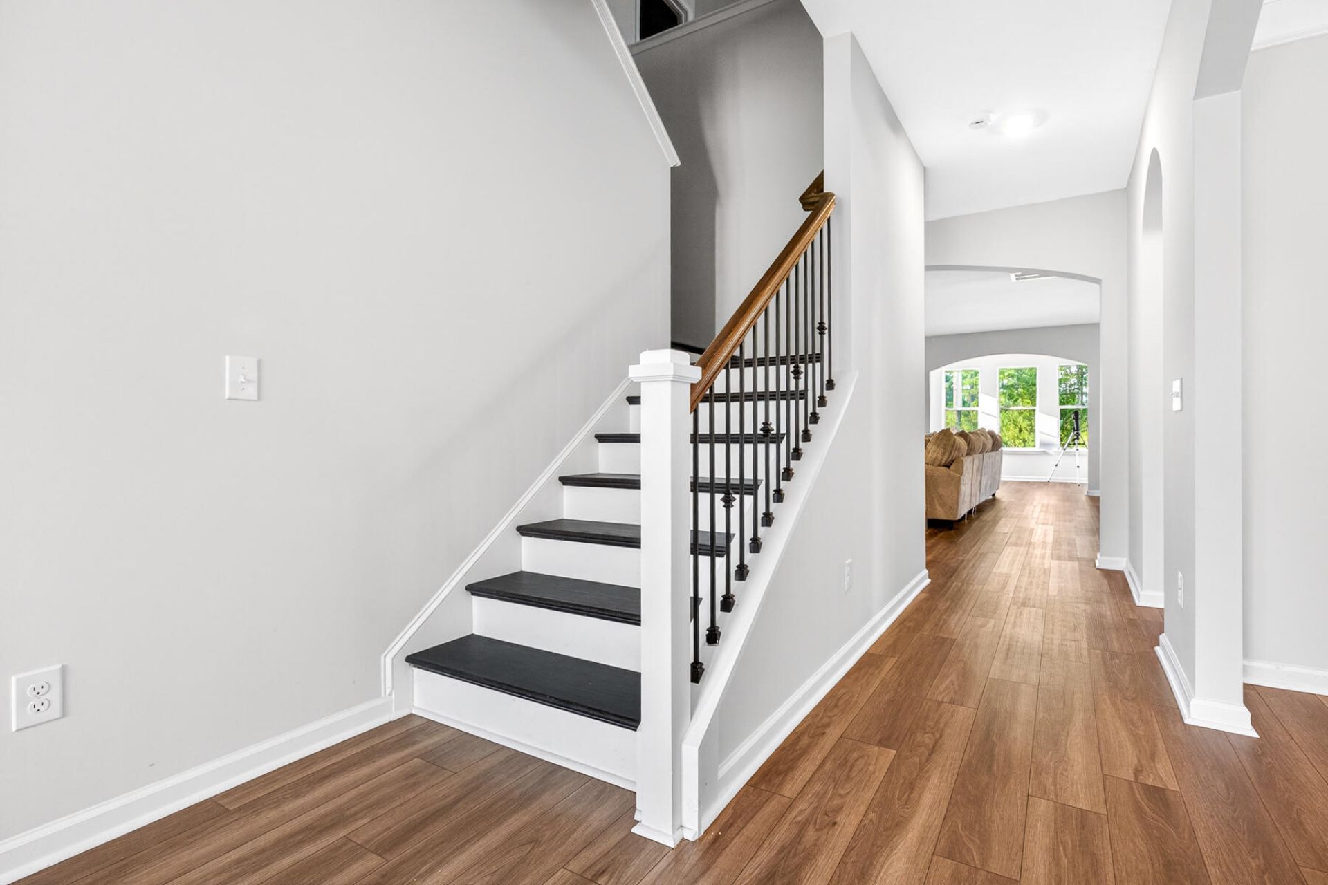 418 Rowley Lane Photo 13